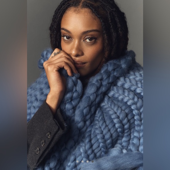 Anthropologie Chunky Cable-Knit Scarf Wrap - Picture 4 of 13